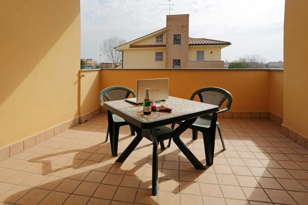 Fiumicino Inn Airport Exterior foto